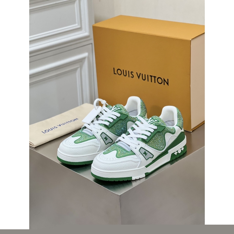 l**is V*t*n sneakers